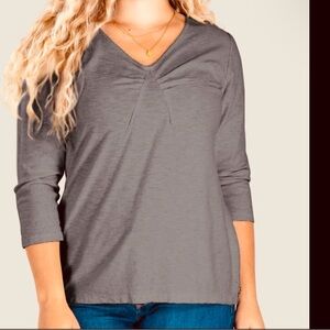 Cut Loose Women's Slate Front Tuck Tee with 3/4 Sleeves.